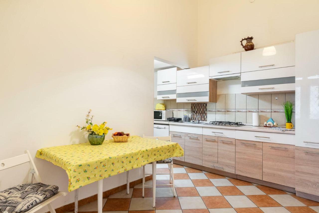 Izabella Home Βουδαπέστη Εξωτερικό φωτογραφία