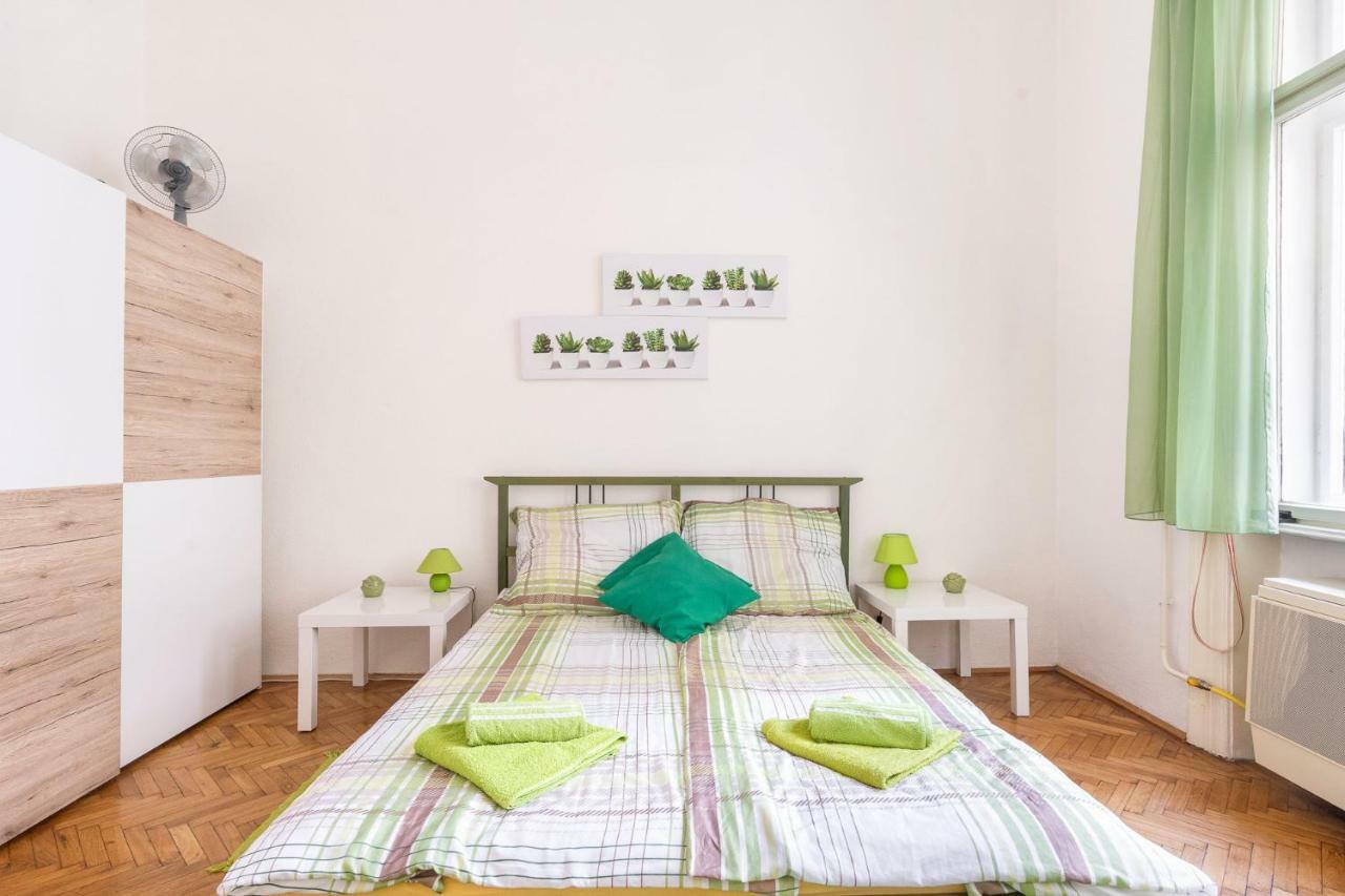 Izabella Home Βουδαπέστη Εξωτερικό φωτογραφία